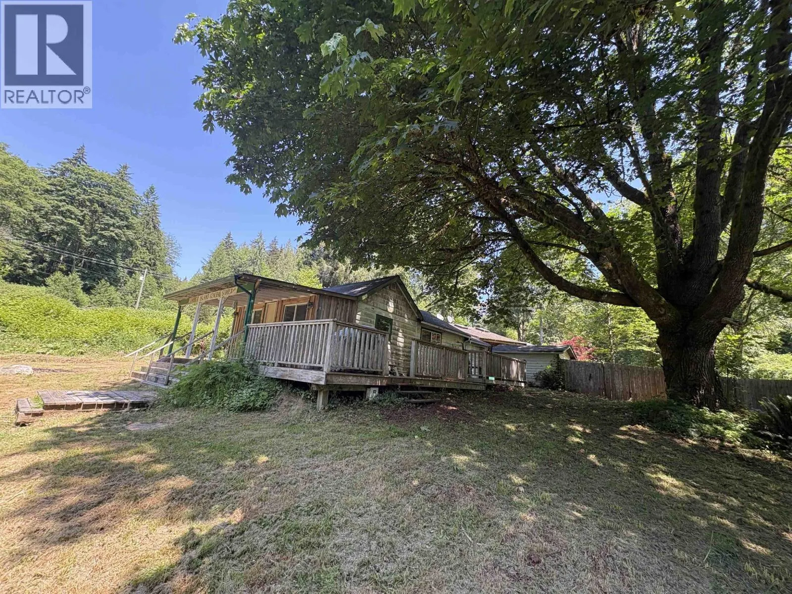 660 ANDY'S BAY ROAD