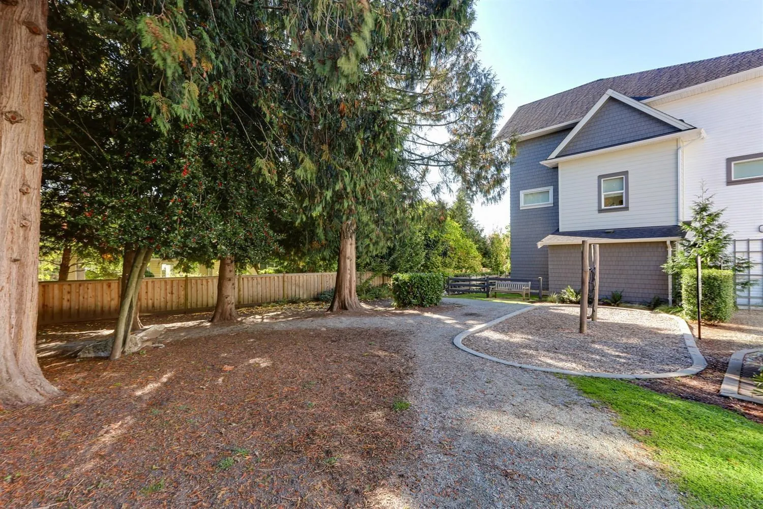 104 15850 85 AVENUE
