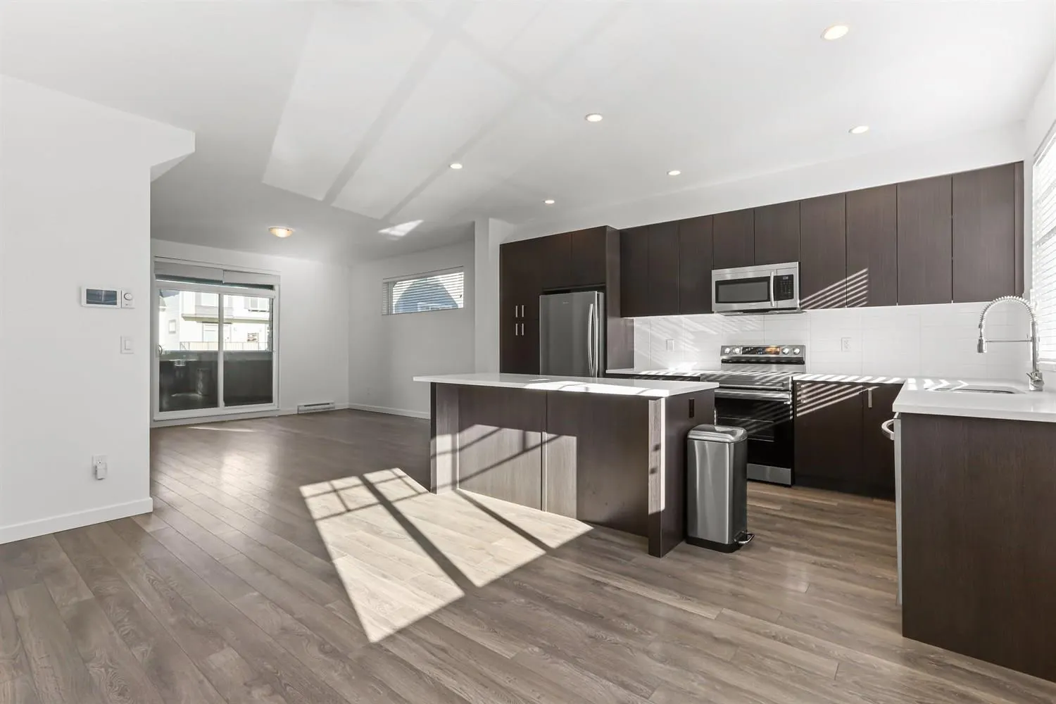 104 15850 85 AVENUE