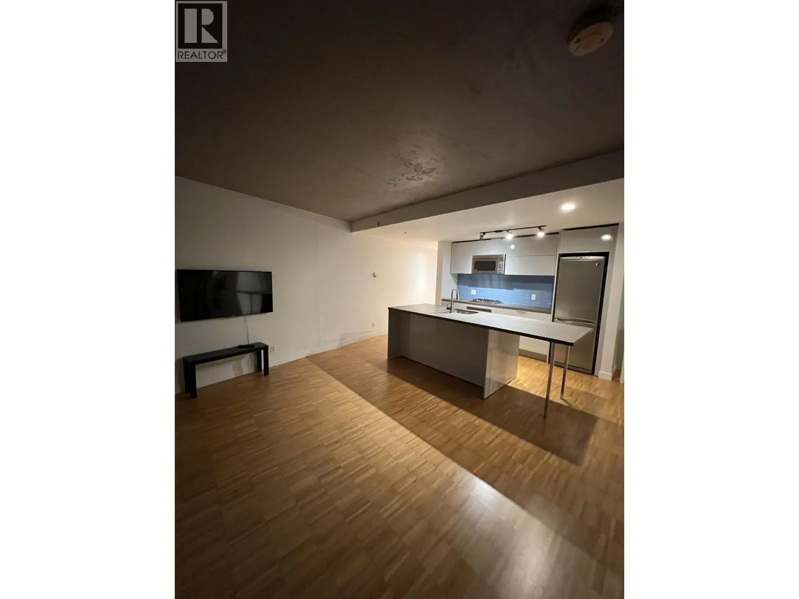 25xx 108 W CORDOVA STREET