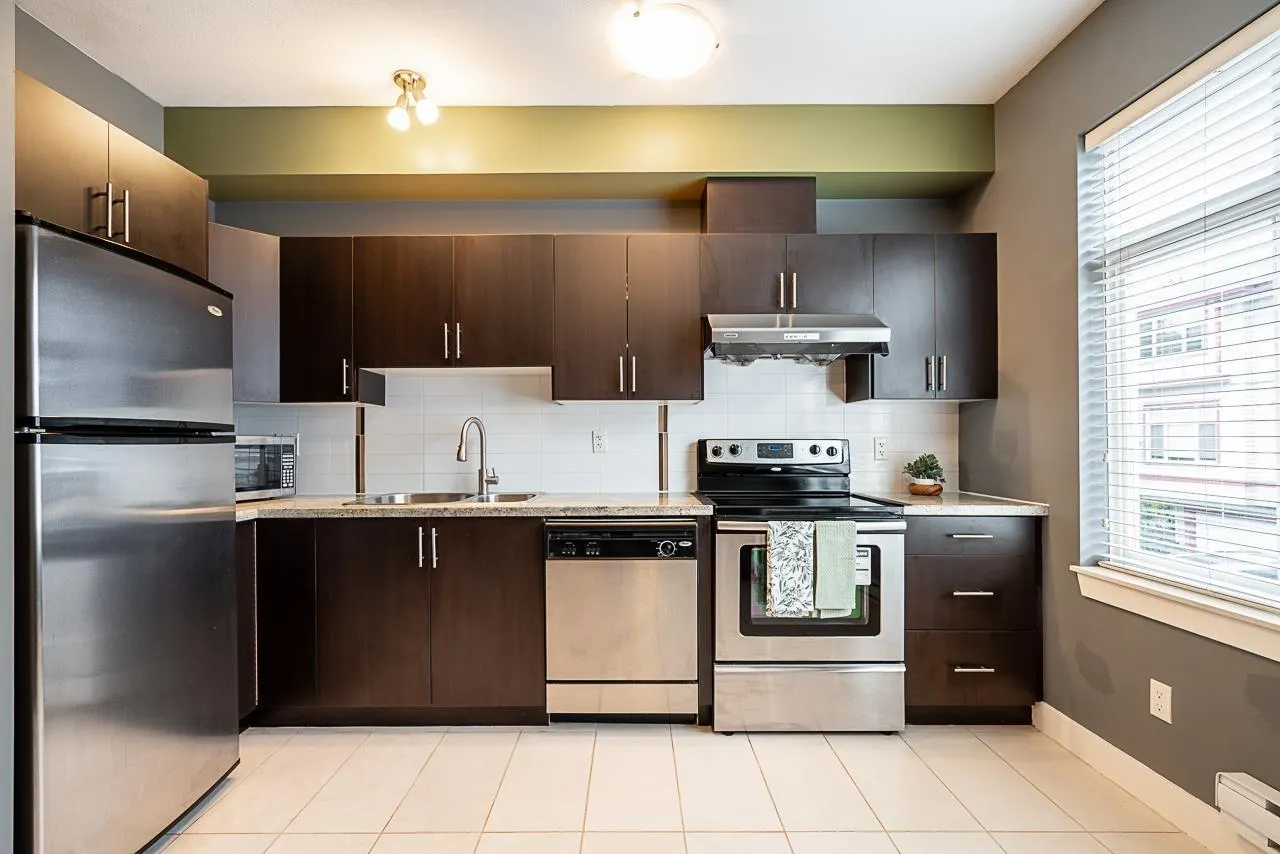 4 13899 LAUREL DRIVE