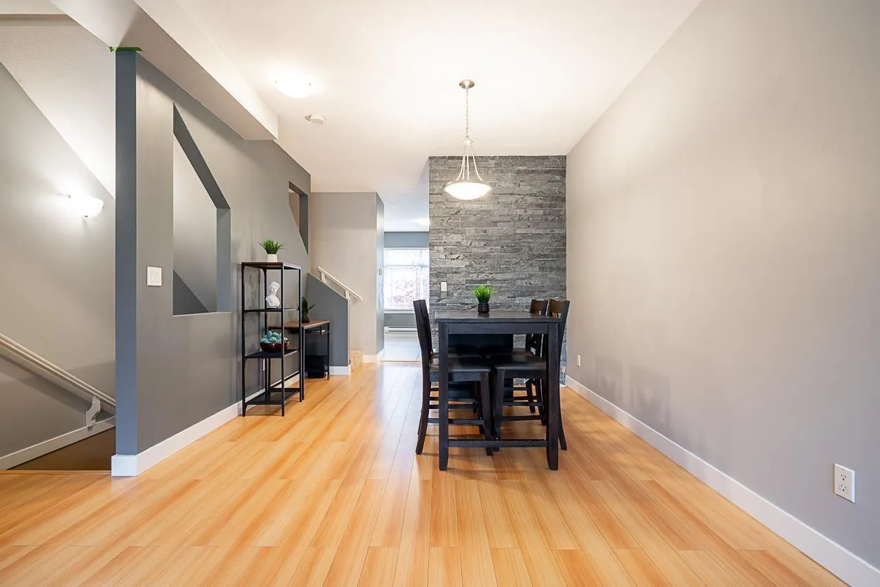 4 13899 LAUREL DRIVE