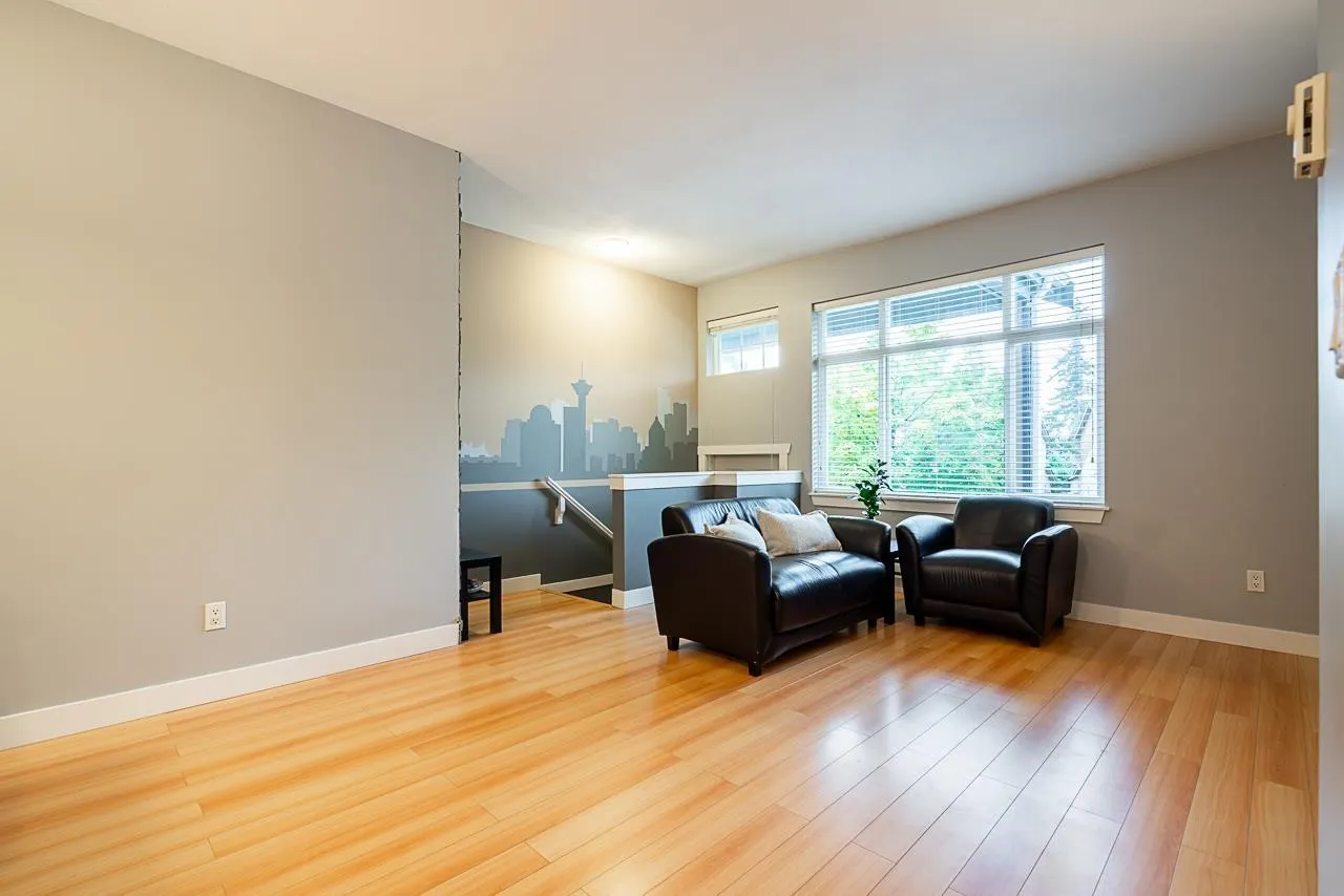 4 13899 LAUREL DRIVE