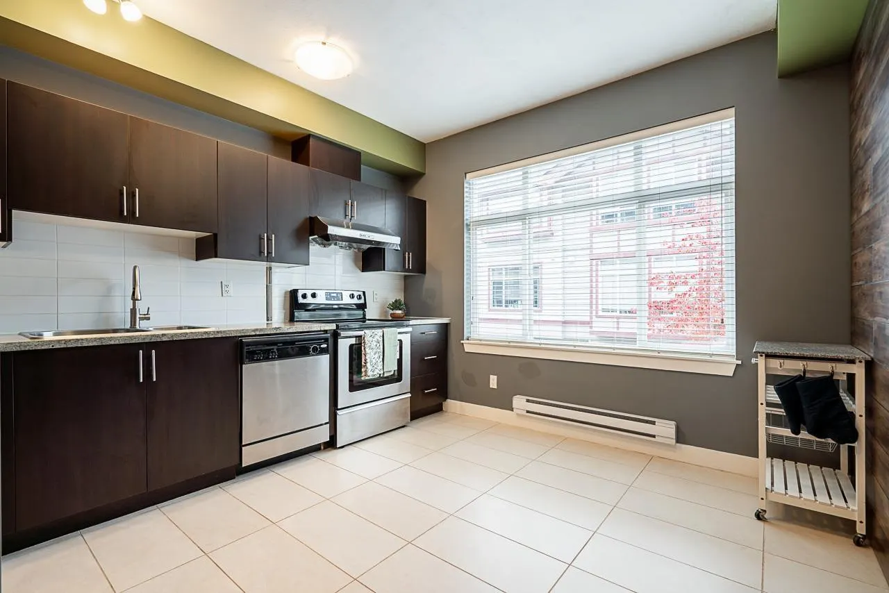 4 13899 LAUREL DRIVE