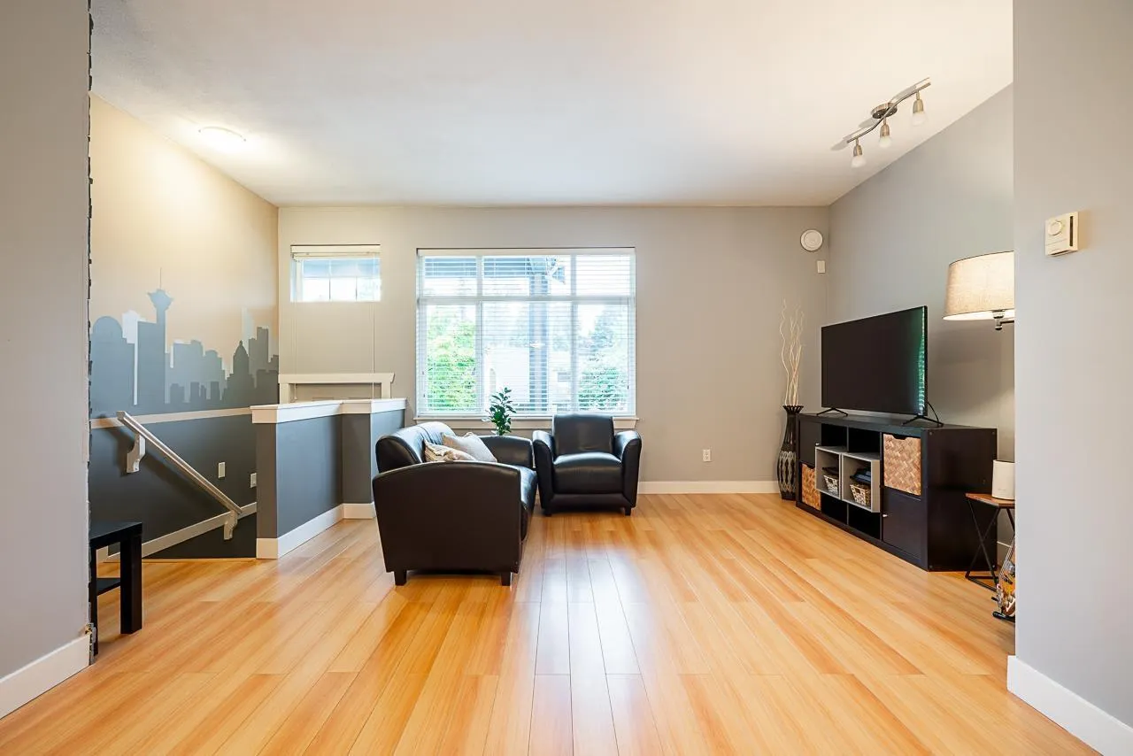 4 13899 LAUREL DRIVE