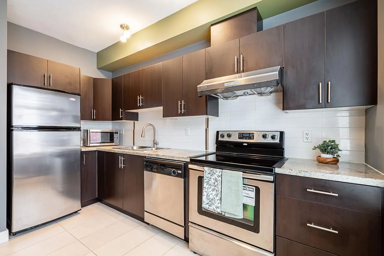 4 13899 LAUREL DRIVE