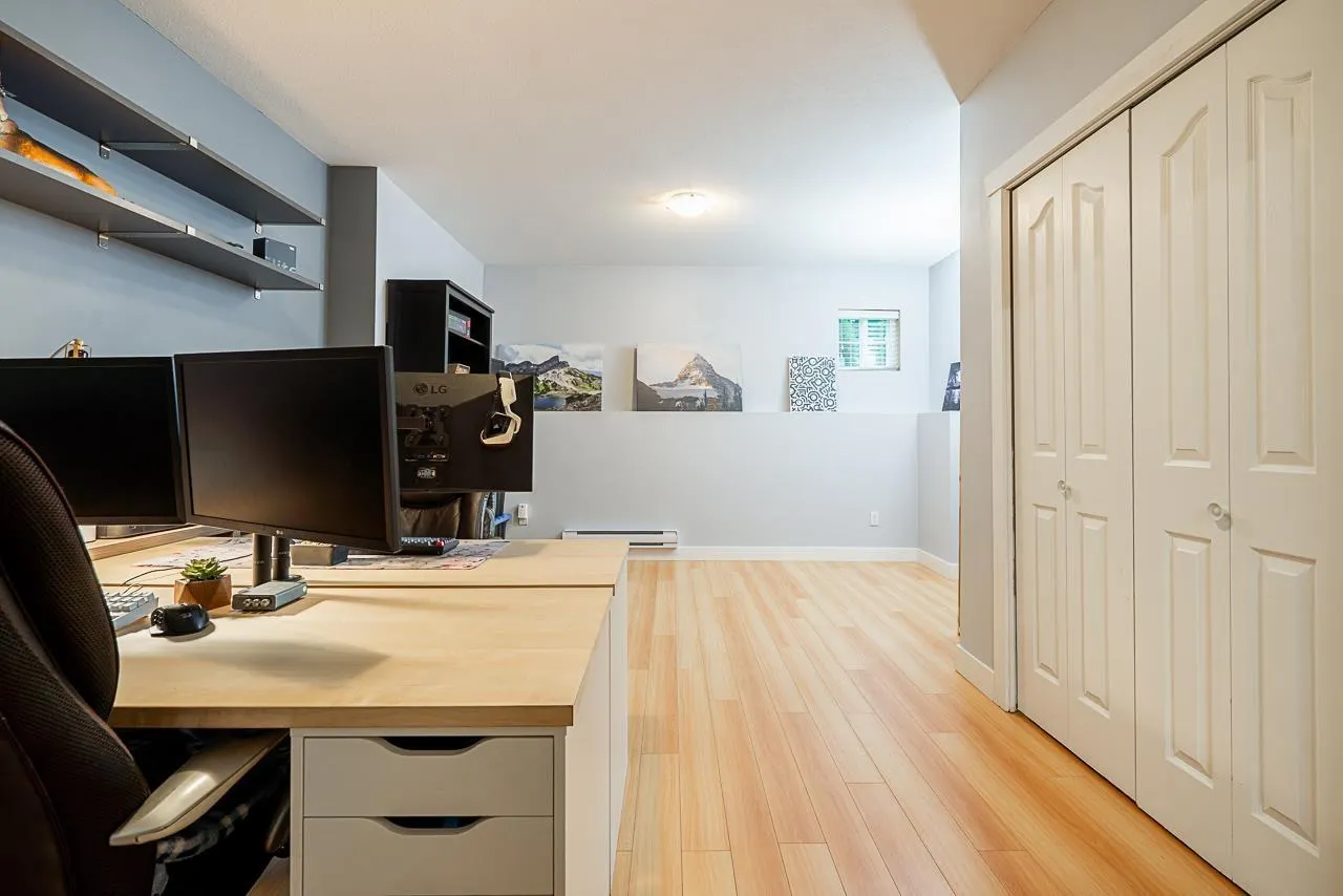 4 13899 LAUREL DRIVE