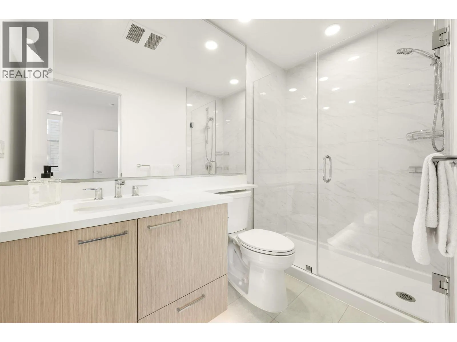 222 7588 16TH STREET