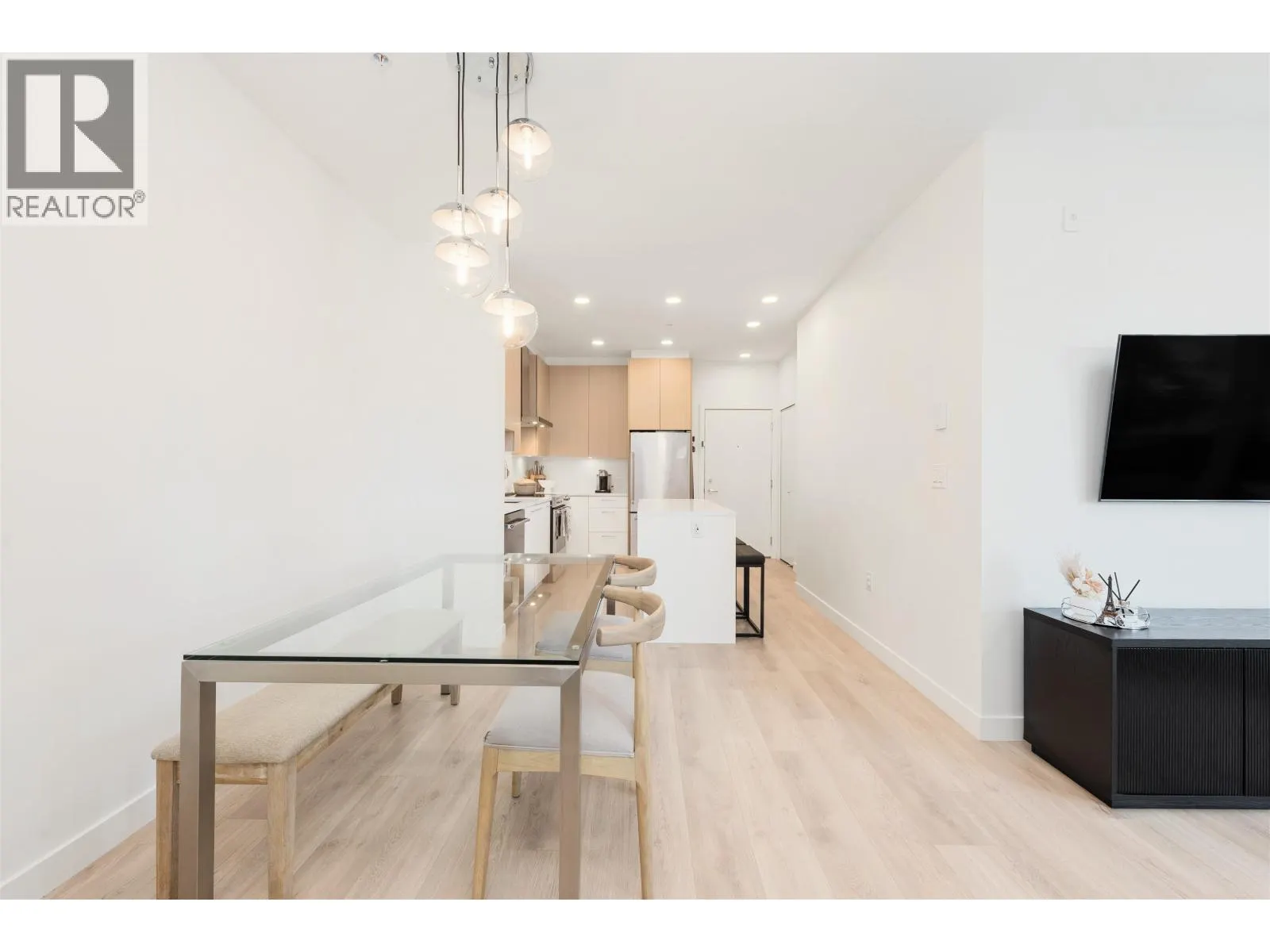 222 7588 16TH STREET