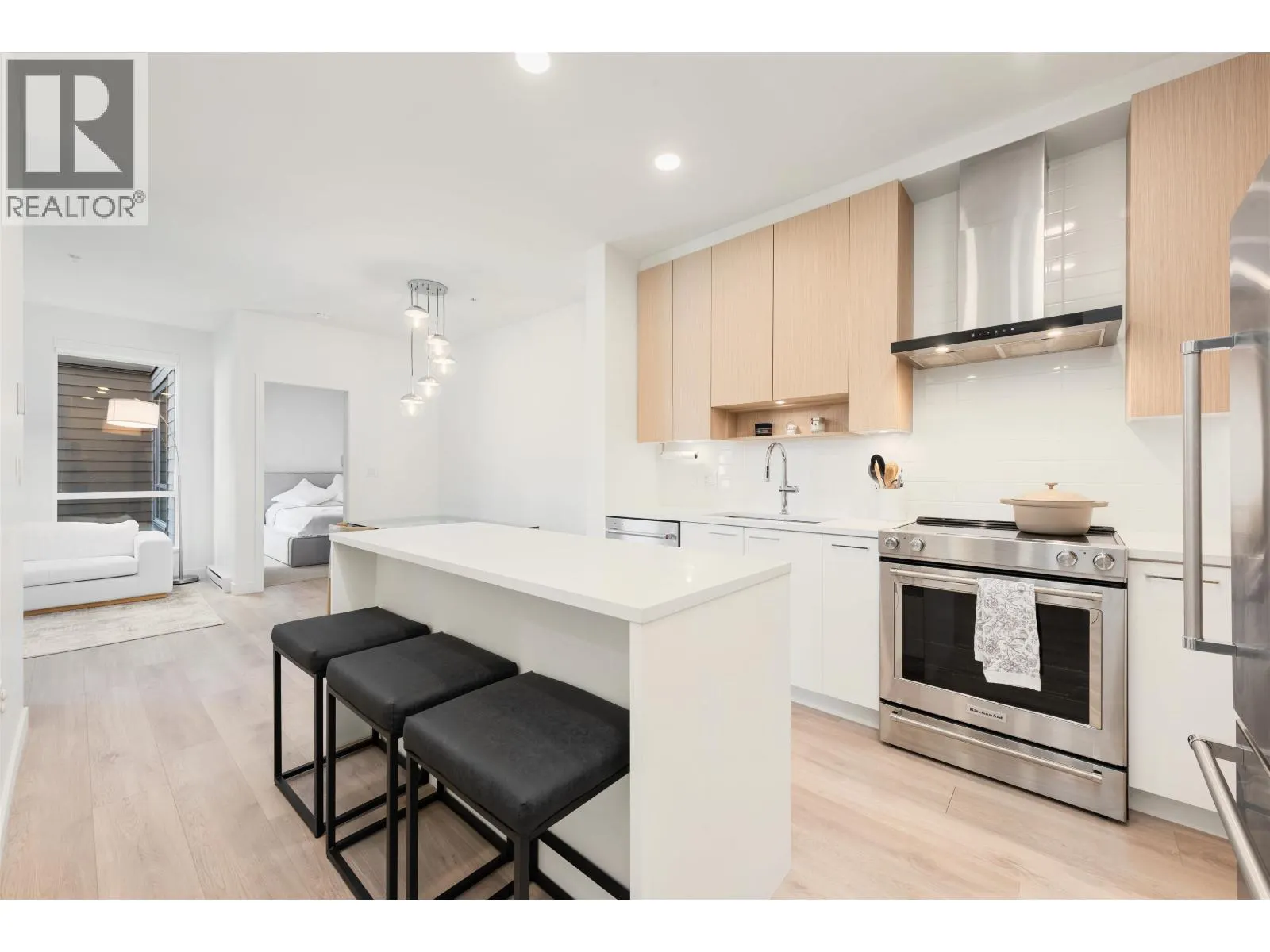 222 7588 16TH STREET