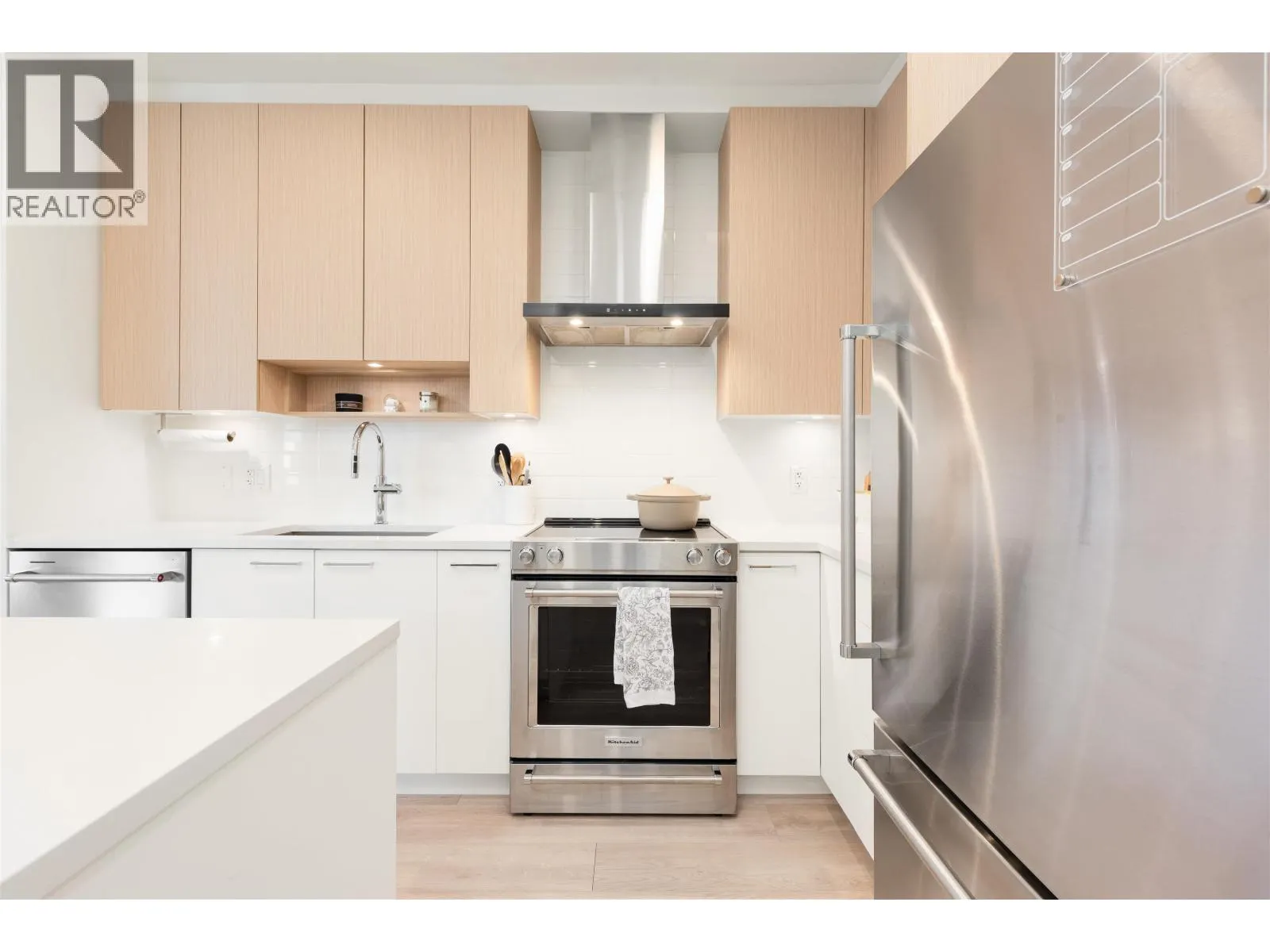 222 7588 16TH STREET