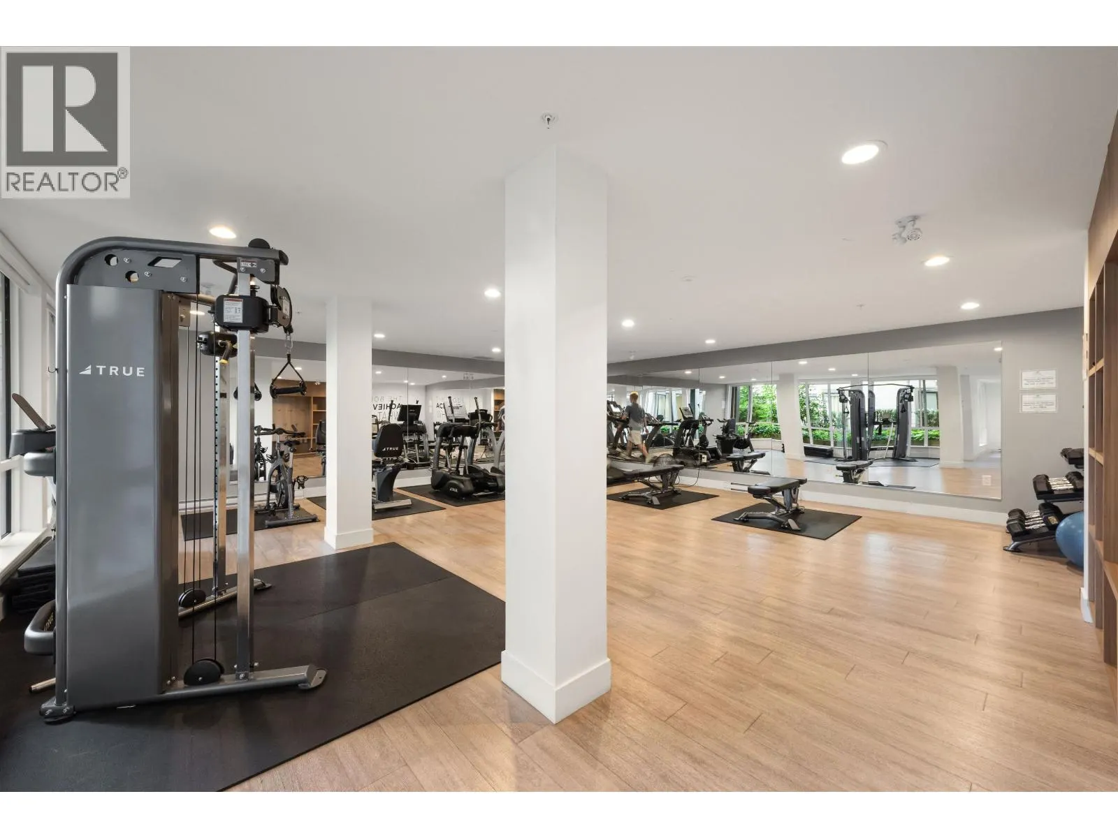 222 7588 16TH STREET