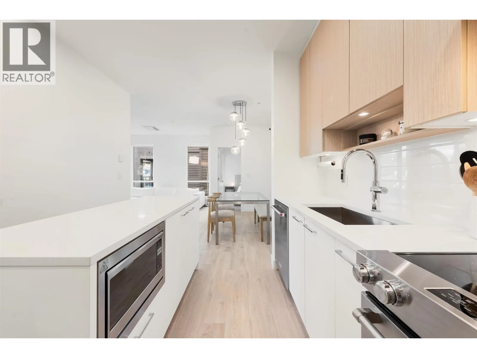222 7588 16TH STREET