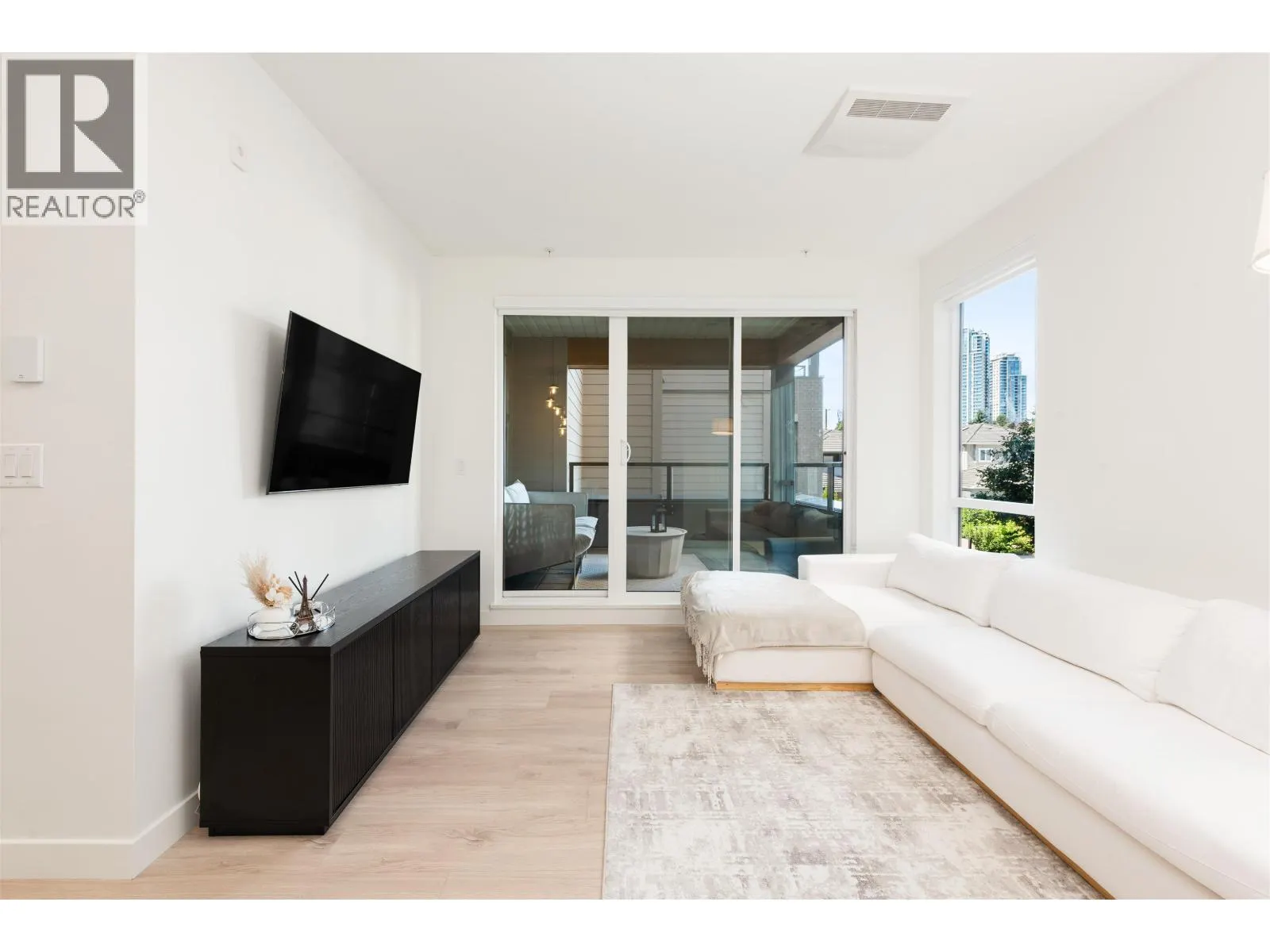 222 7588 16TH STREET