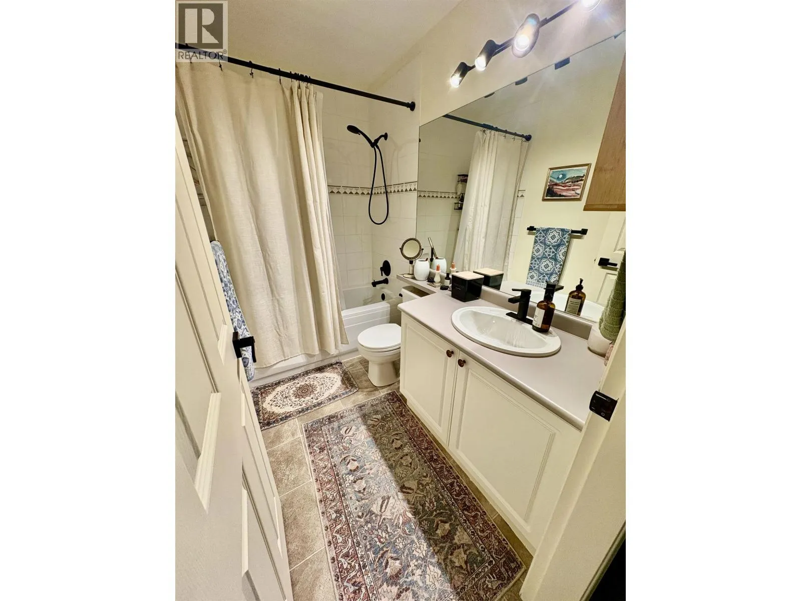 315 630 ROCHE POINT DRIVE