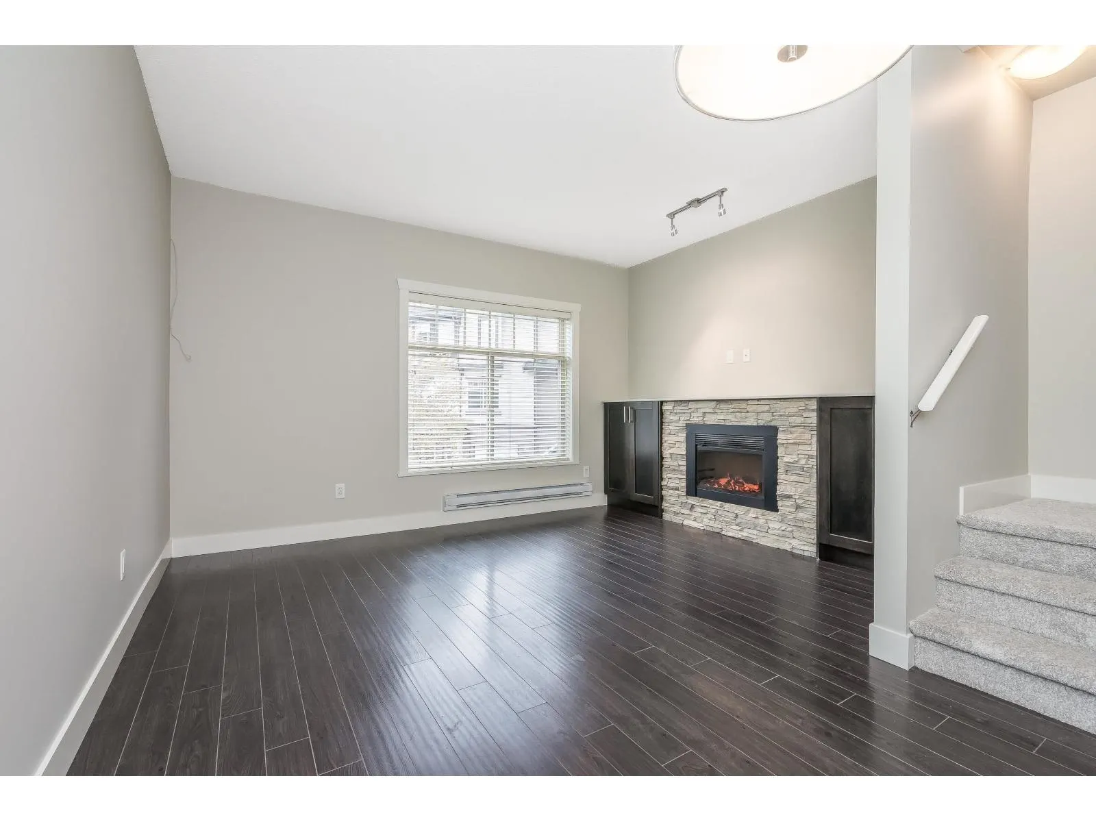 10 2950 LEFEUVRE ROAD