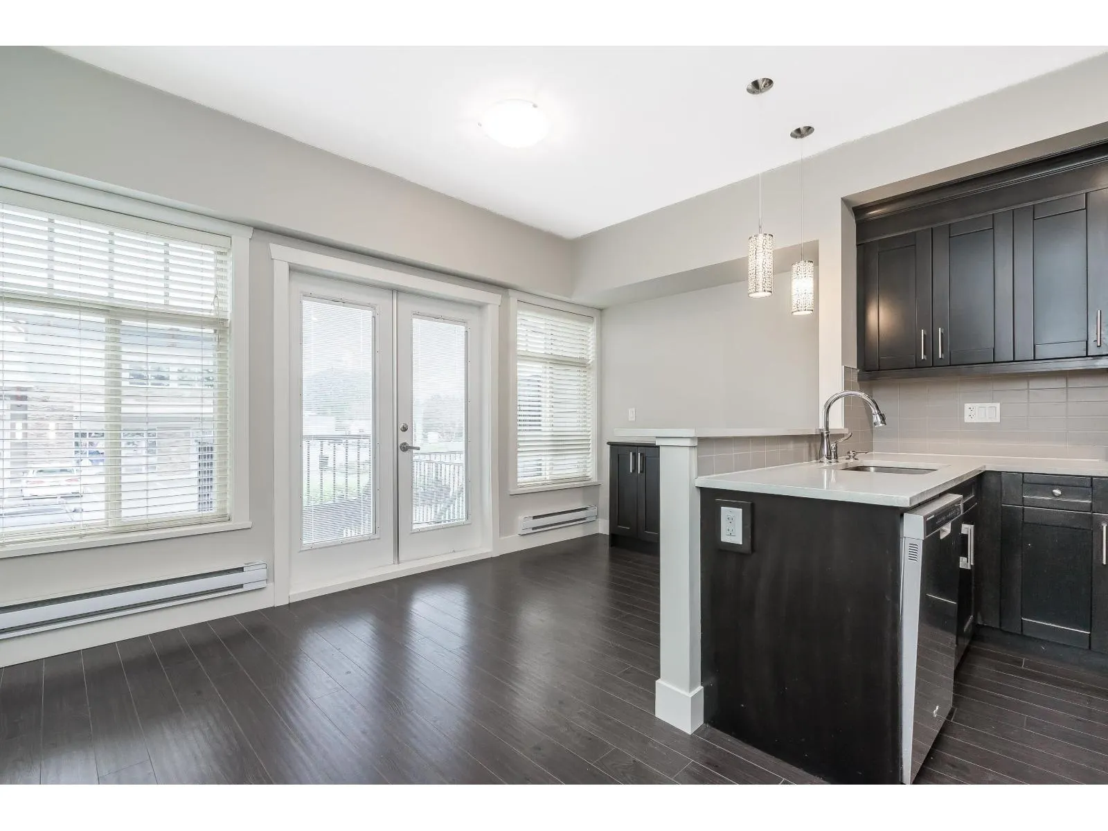 10 2950 LEFEUVRE ROAD