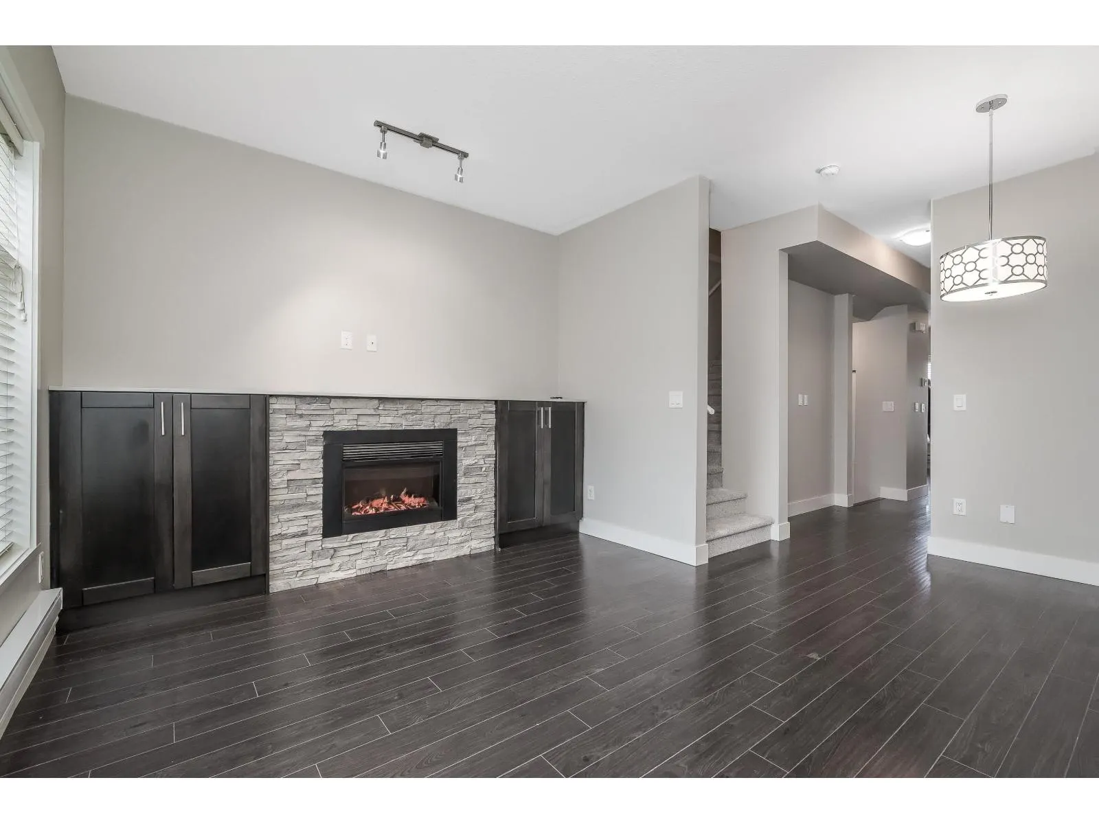 10 2950 LEFEUVRE ROAD