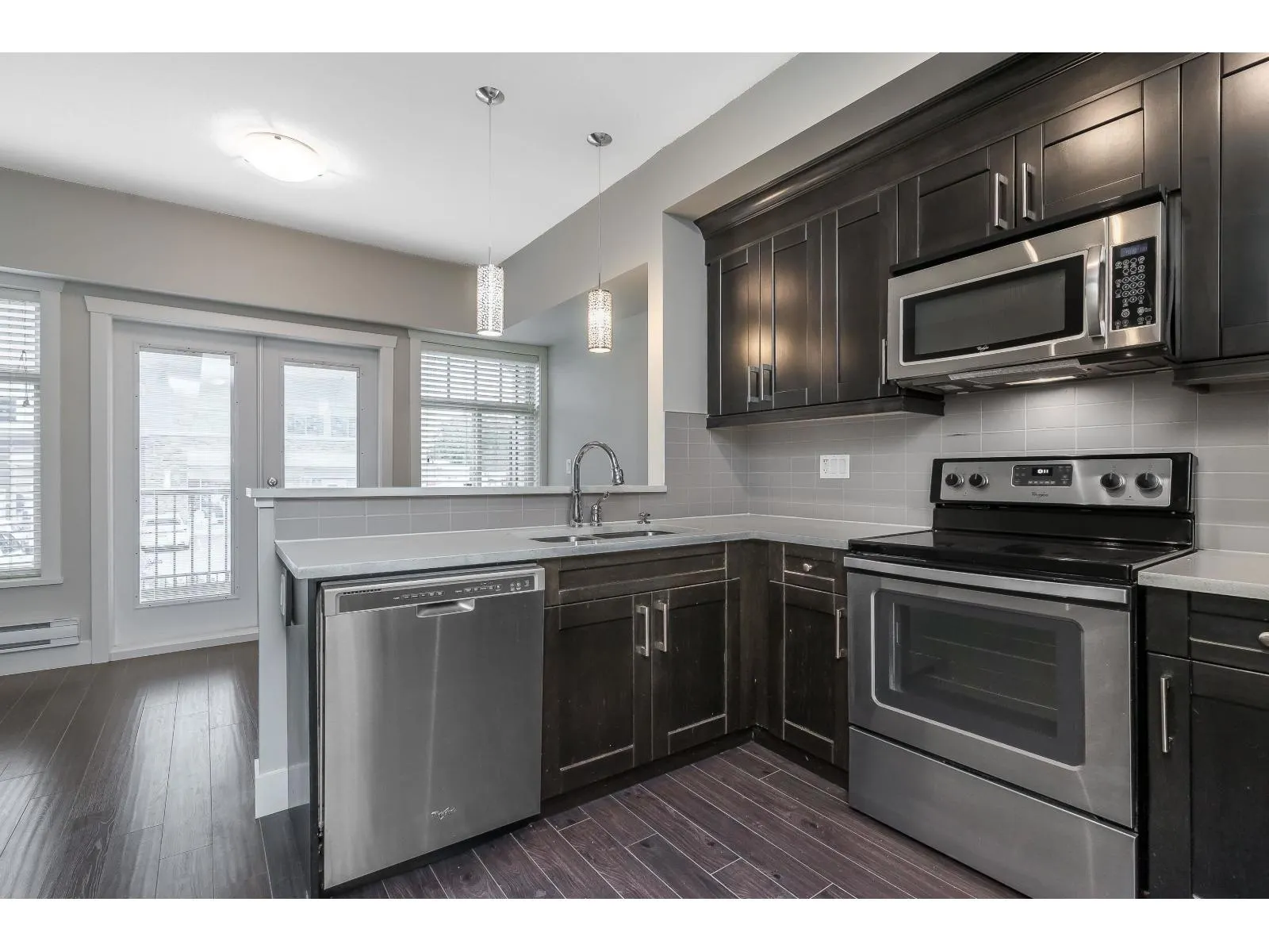 10 2950 LEFEUVRE ROAD