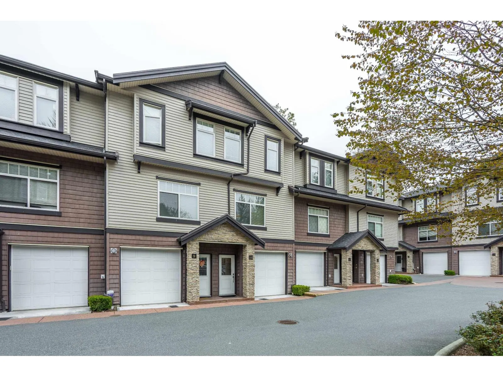 10 2950 LEFEUVRE ROAD