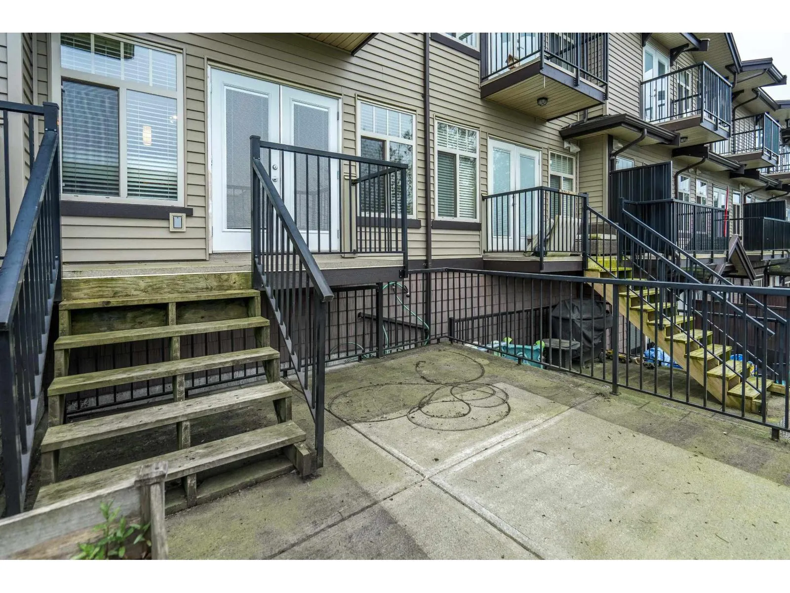 10 2950 LEFEUVRE ROAD
