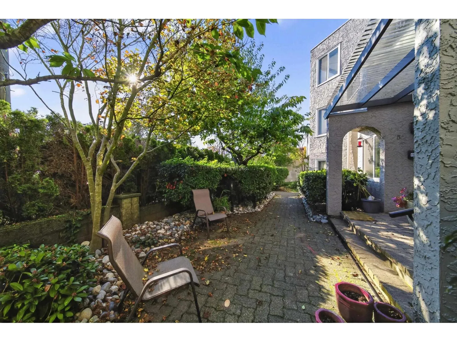 11 15971 MARINE DRIVE