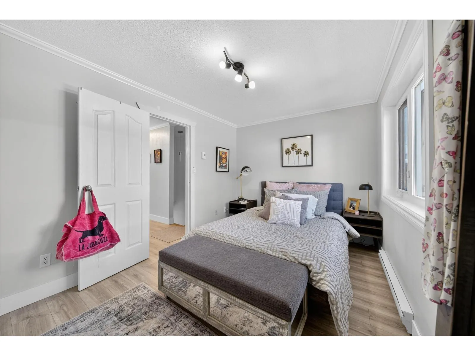 11 15971 MARINE DRIVE