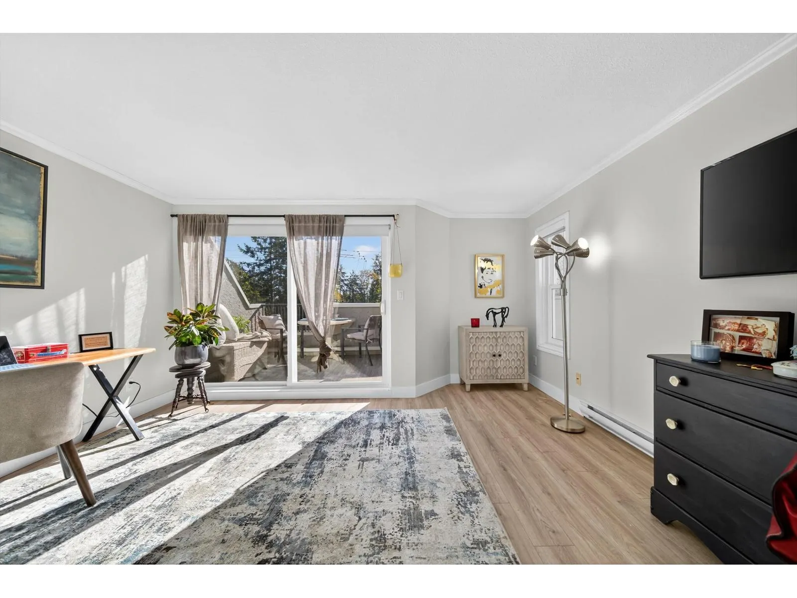 11 15971 MARINE DRIVE