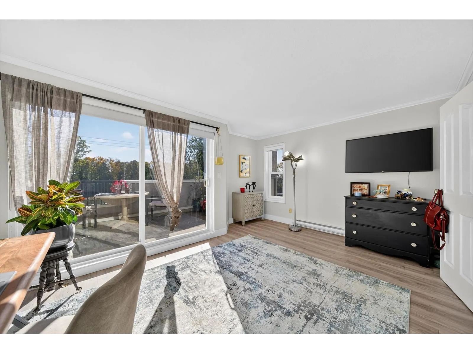 11 15971 MARINE DRIVE