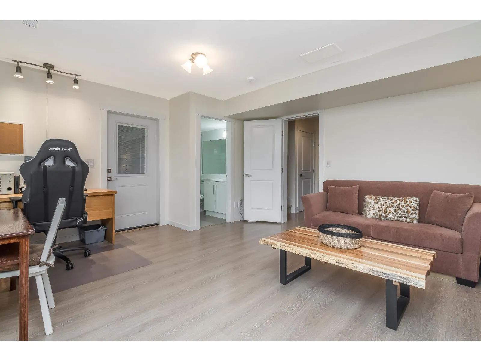 30 15717 MOUNTAIN VIEW DRIVE