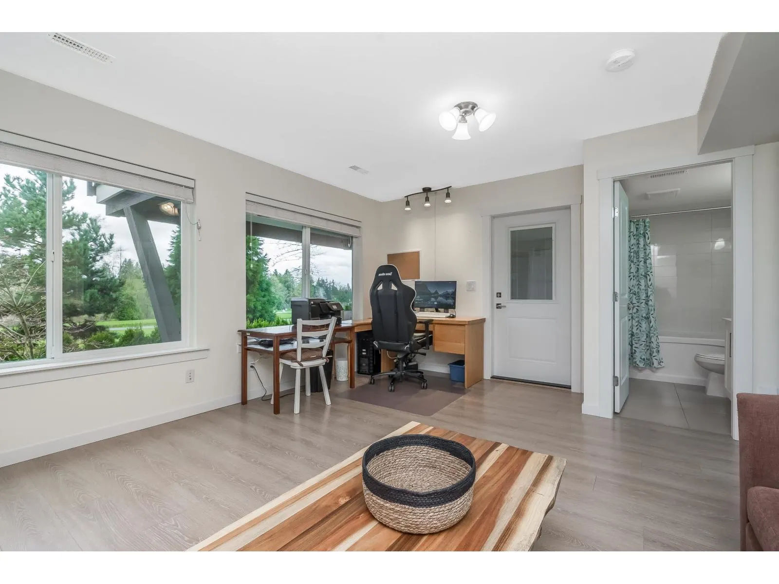 30 15717 MOUNTAIN VIEW DRIVE