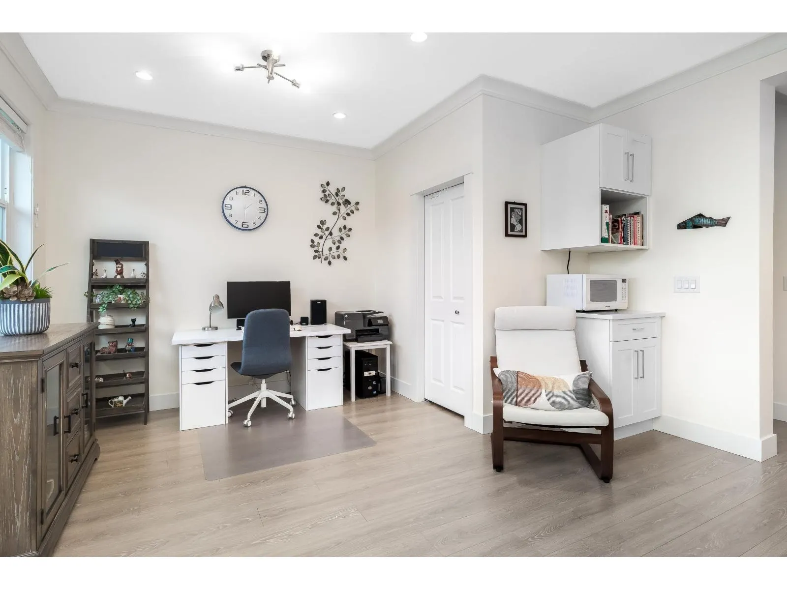 30 15717 MOUNTAIN VIEW DRIVE