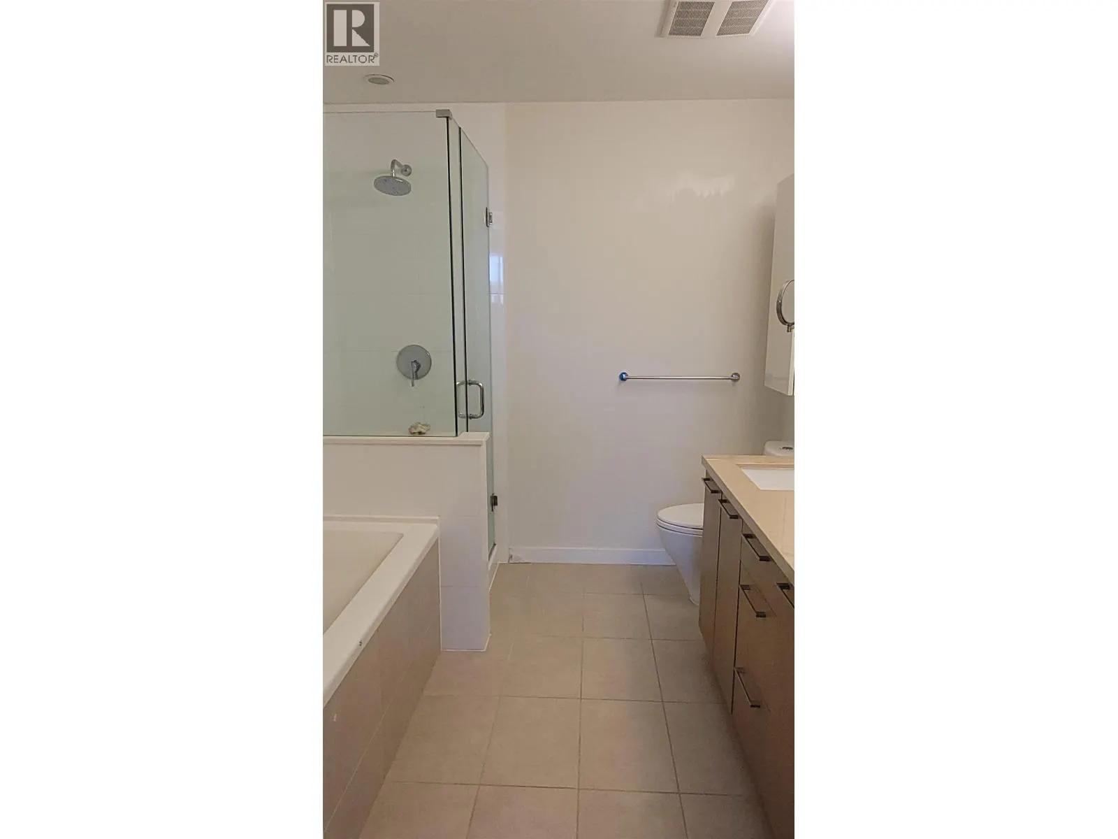 108 7008 RIVER PARKWAY
