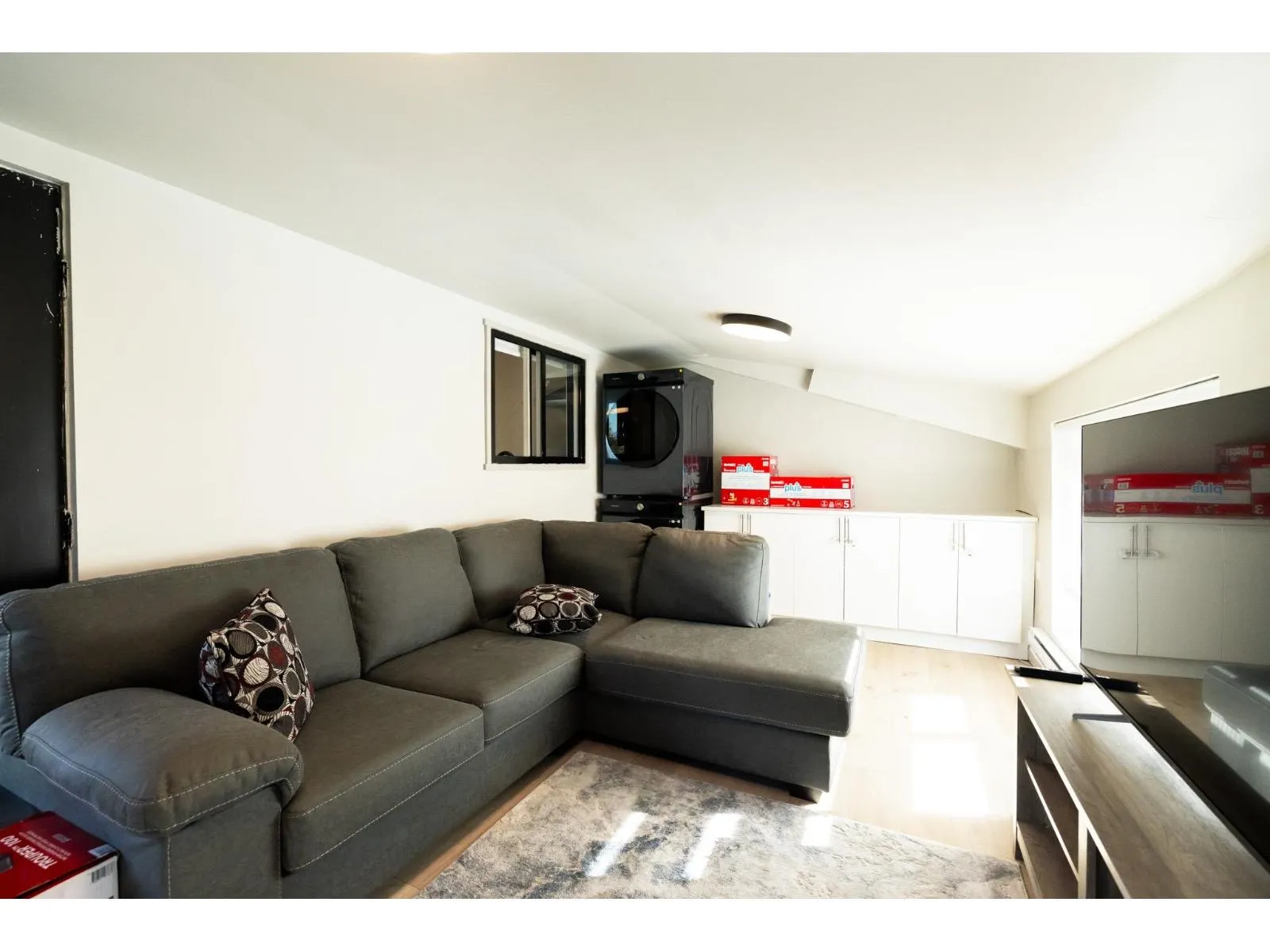 11585 ROYAL CRESCENT