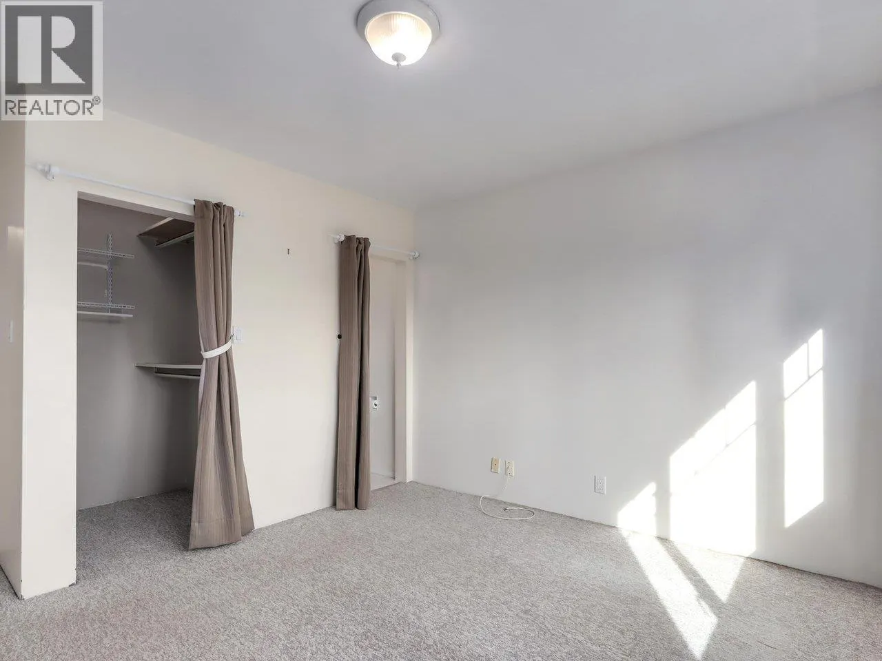 2984 PLYMOUTH DRIVE
