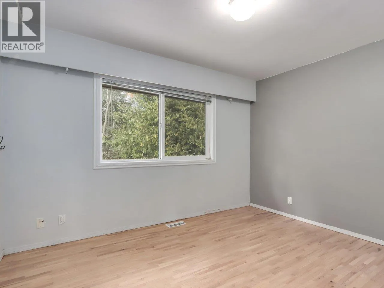 2984 PLYMOUTH DRIVE