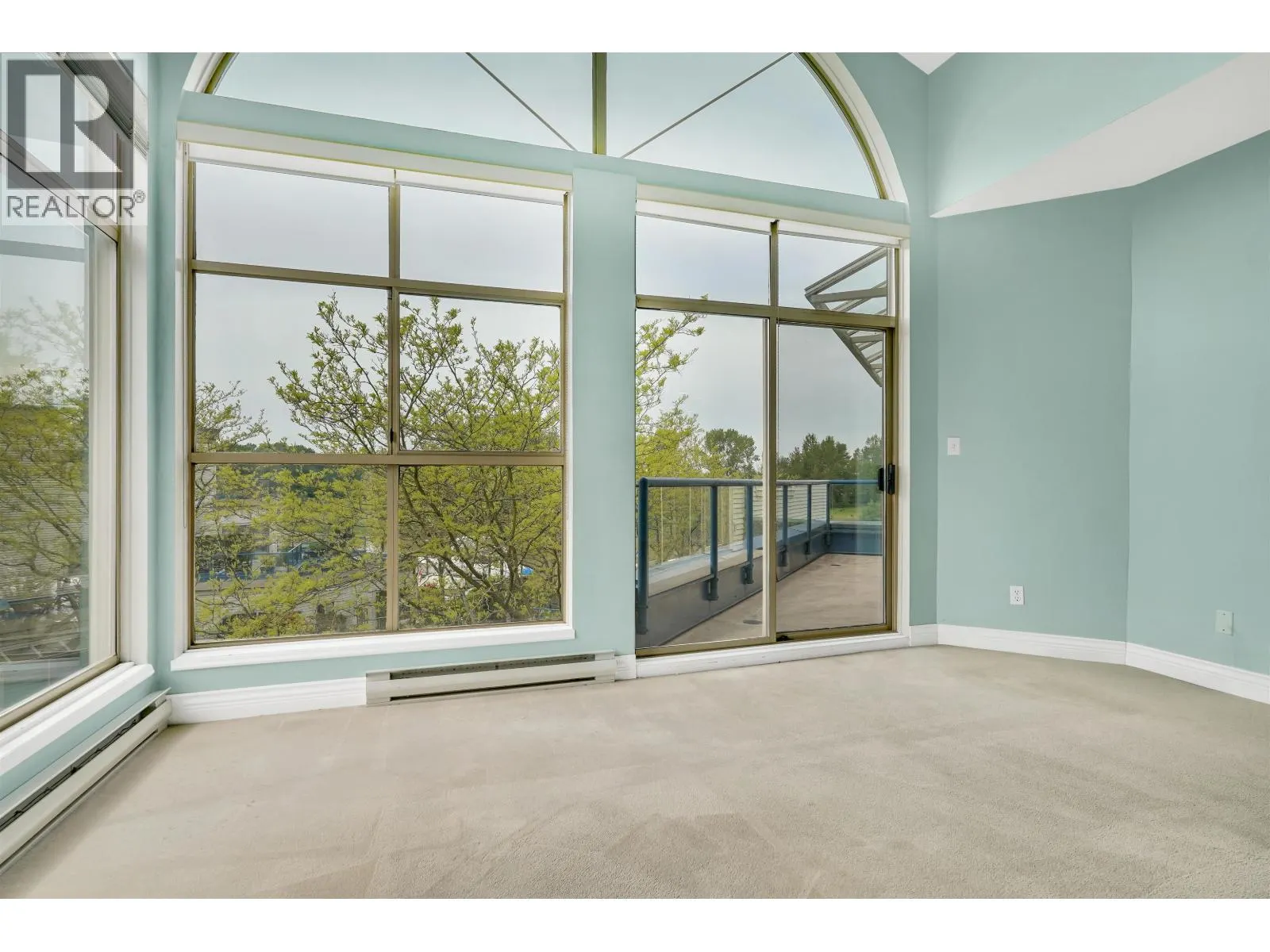 304 4753 W RIVER ROAD