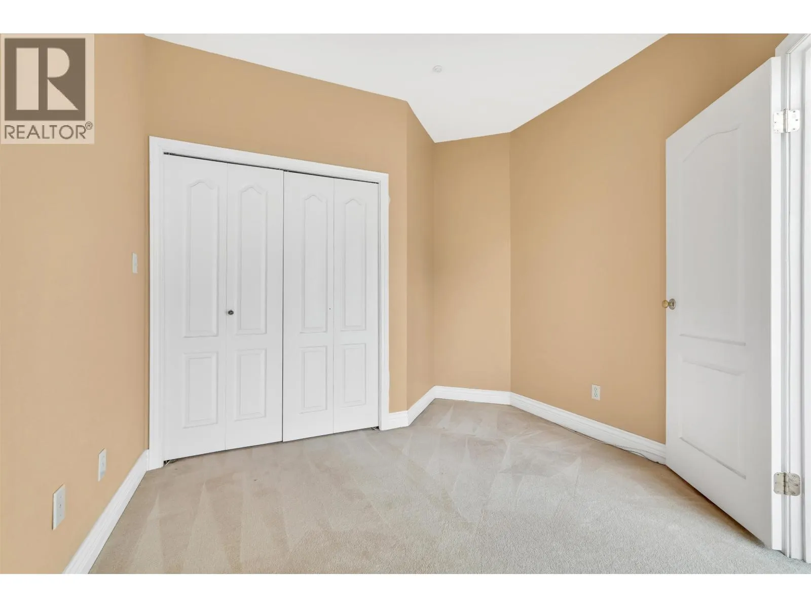 304 4753 W RIVER ROAD
