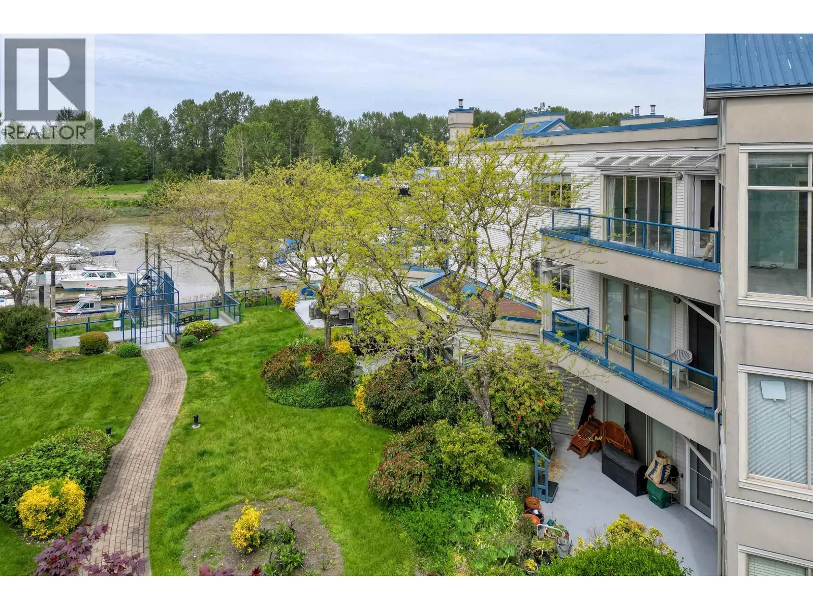 304 4753 W RIVER ROAD
