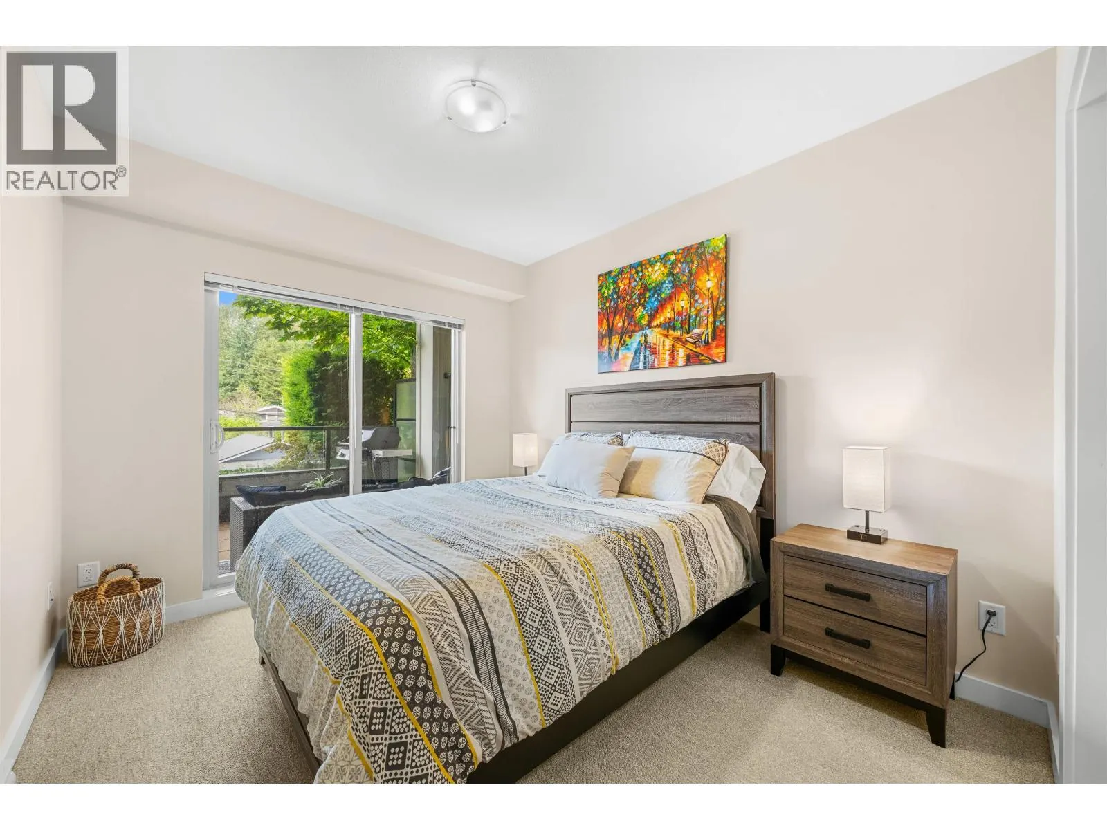 215 1330 MARINE DRIVE