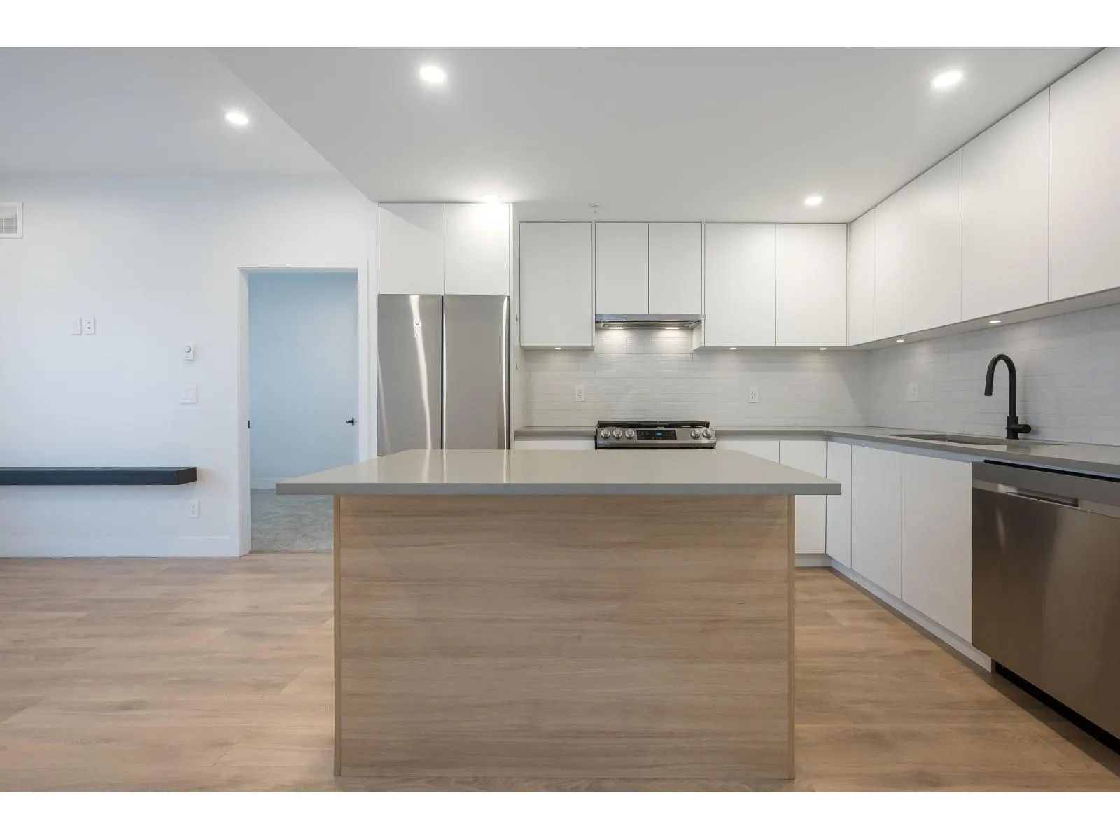 311 8496 120 STREET