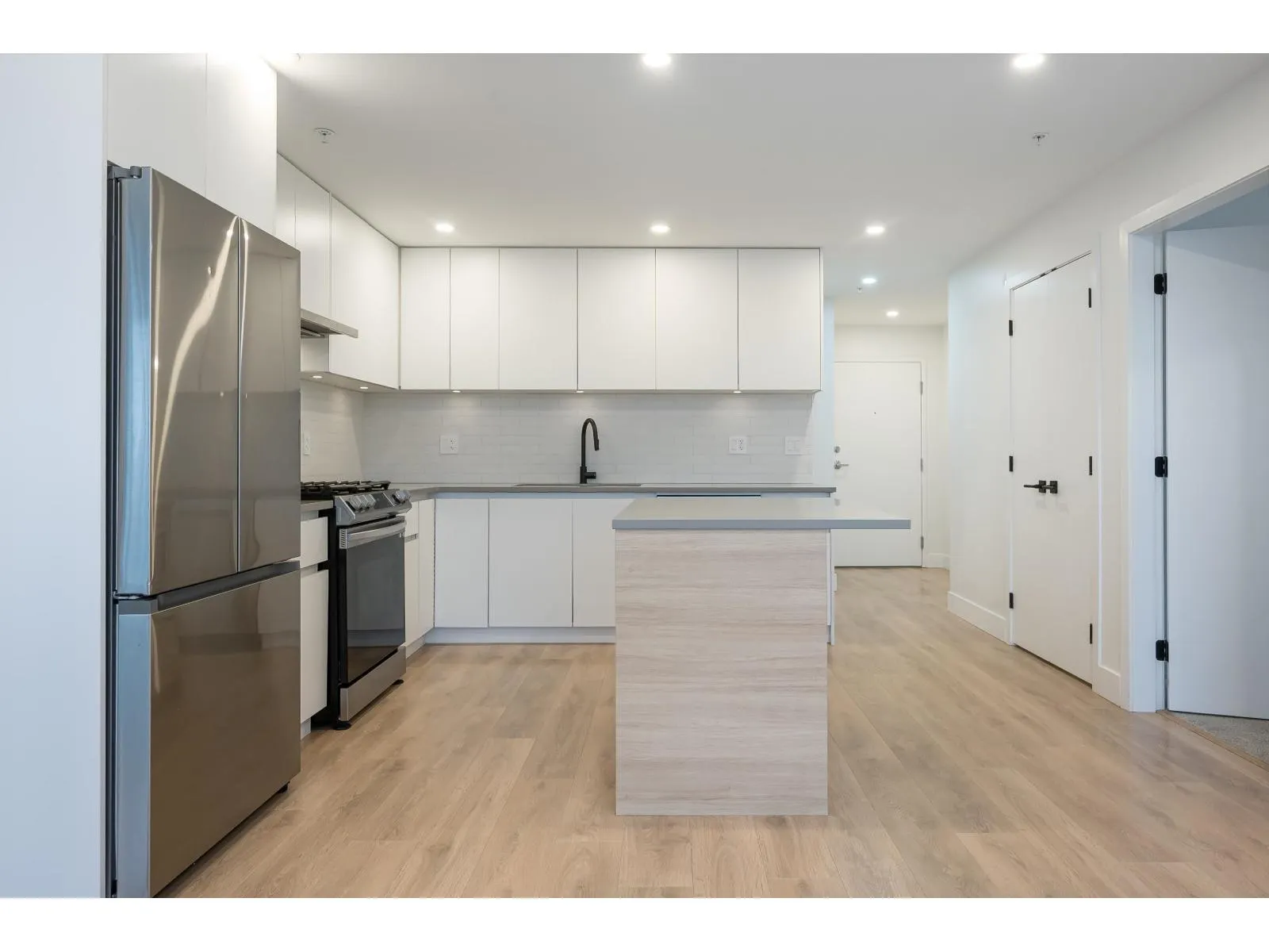 311 8496 120 STREET