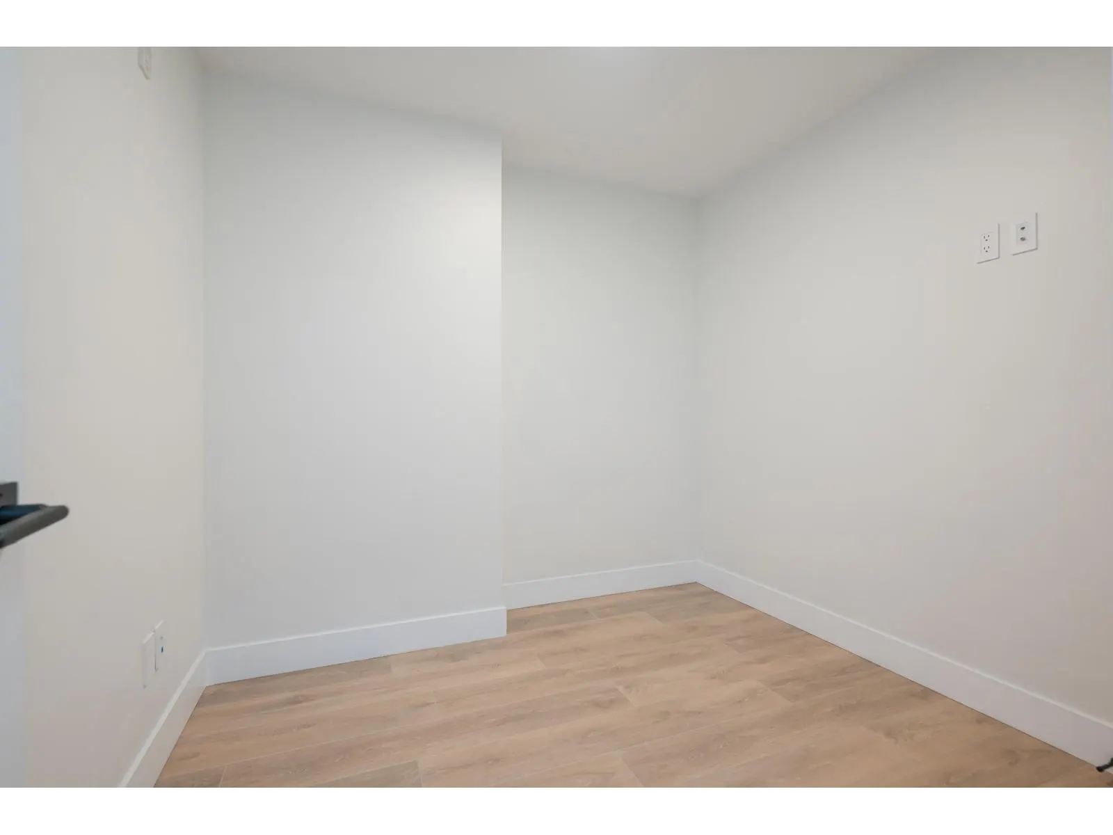 311 8496 120 STREET