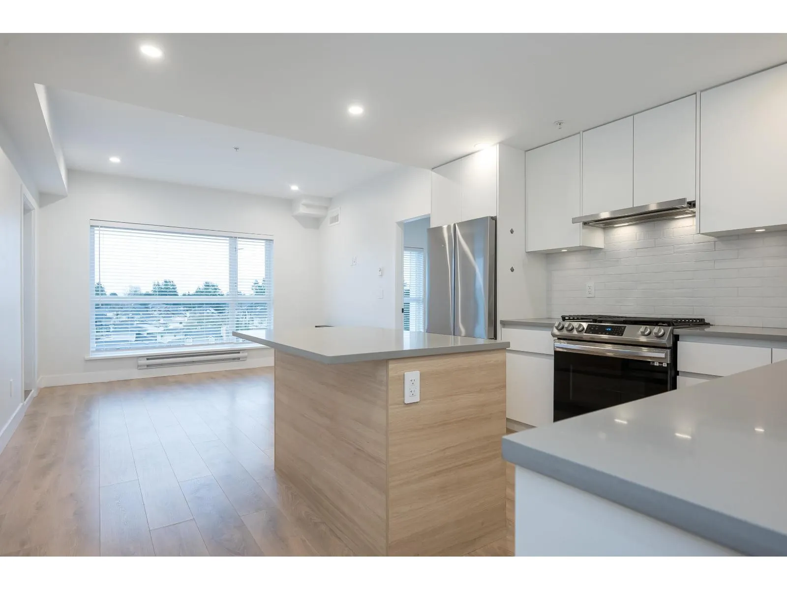 311 8496 120 STREET