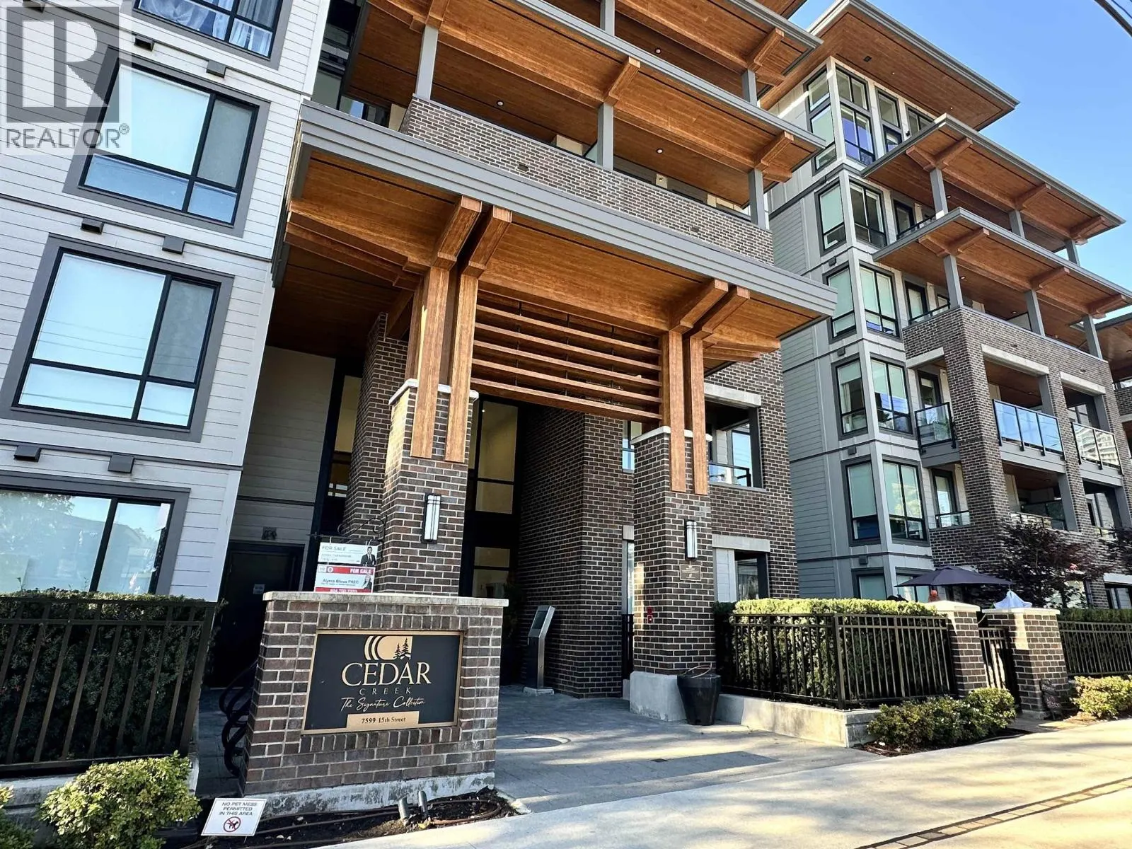 523 7599 15TH STREET