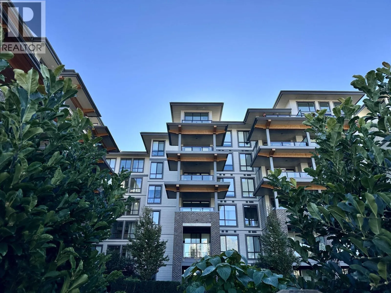 523 7599 15TH STREET