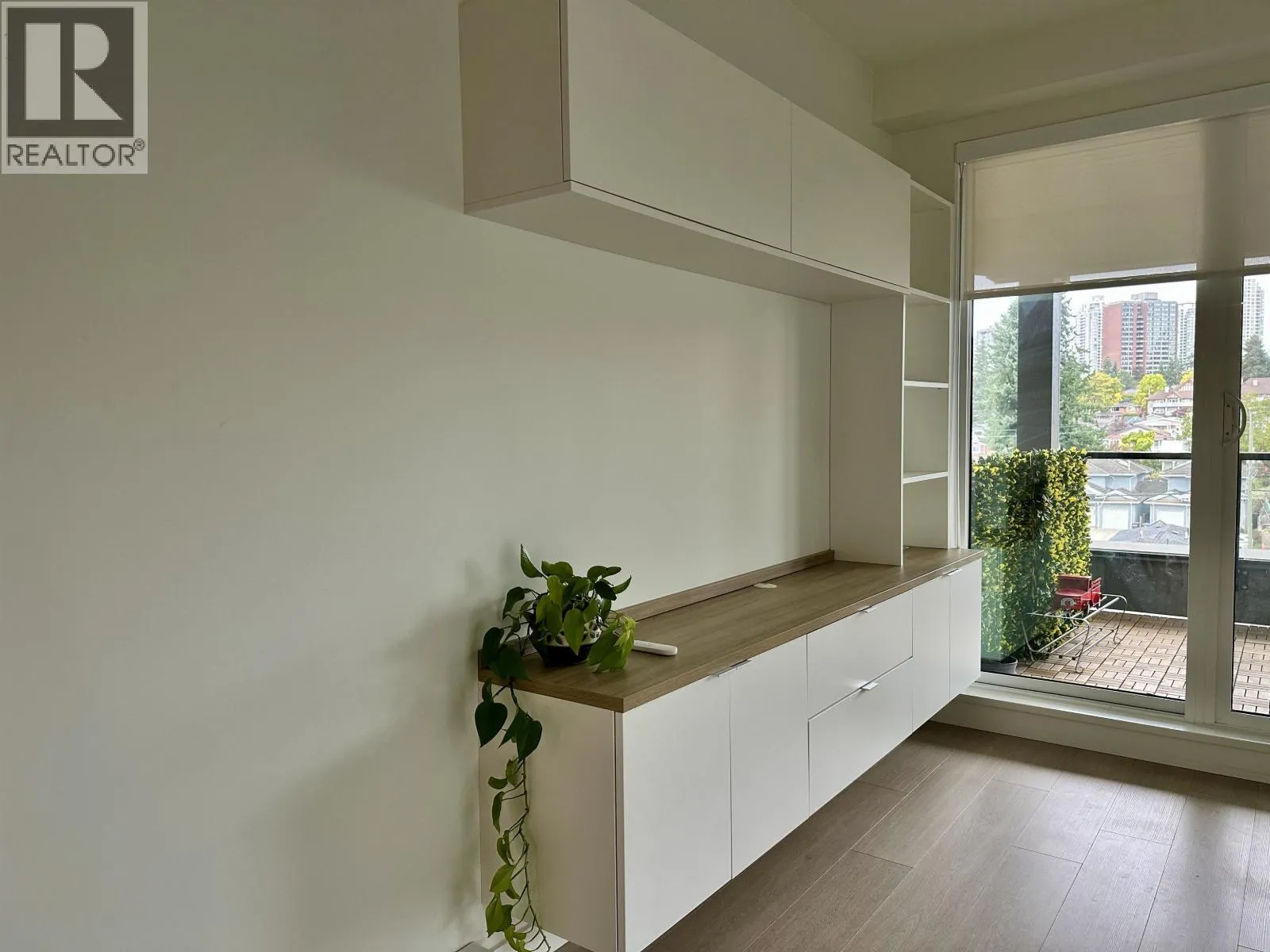 523 7599 15TH STREET
