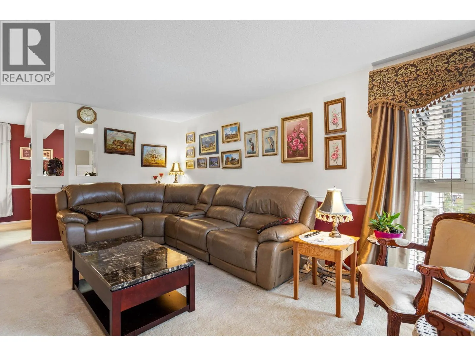 301 106 W KINGS ROAD