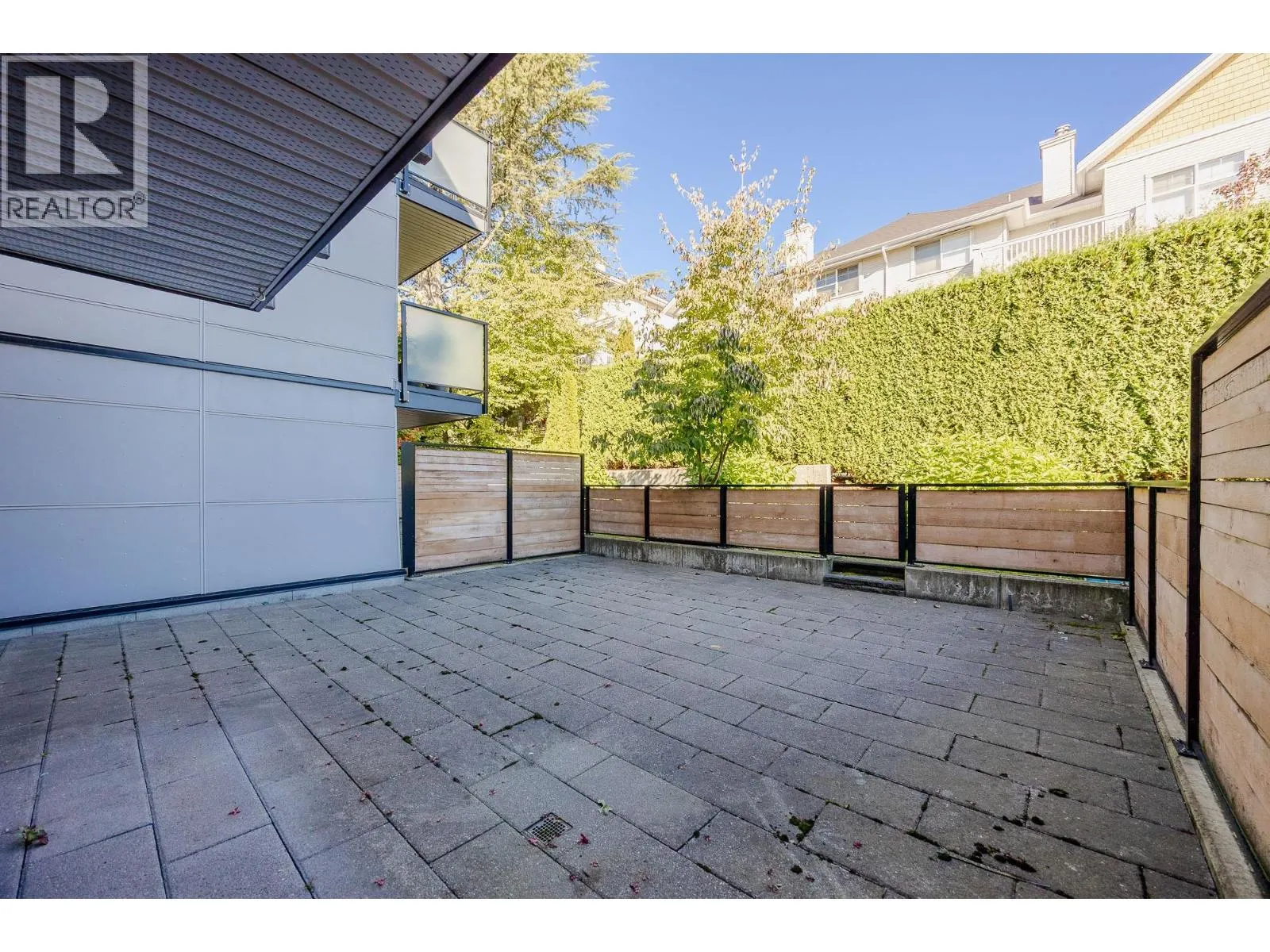 #213 215 MOWAT STREET
