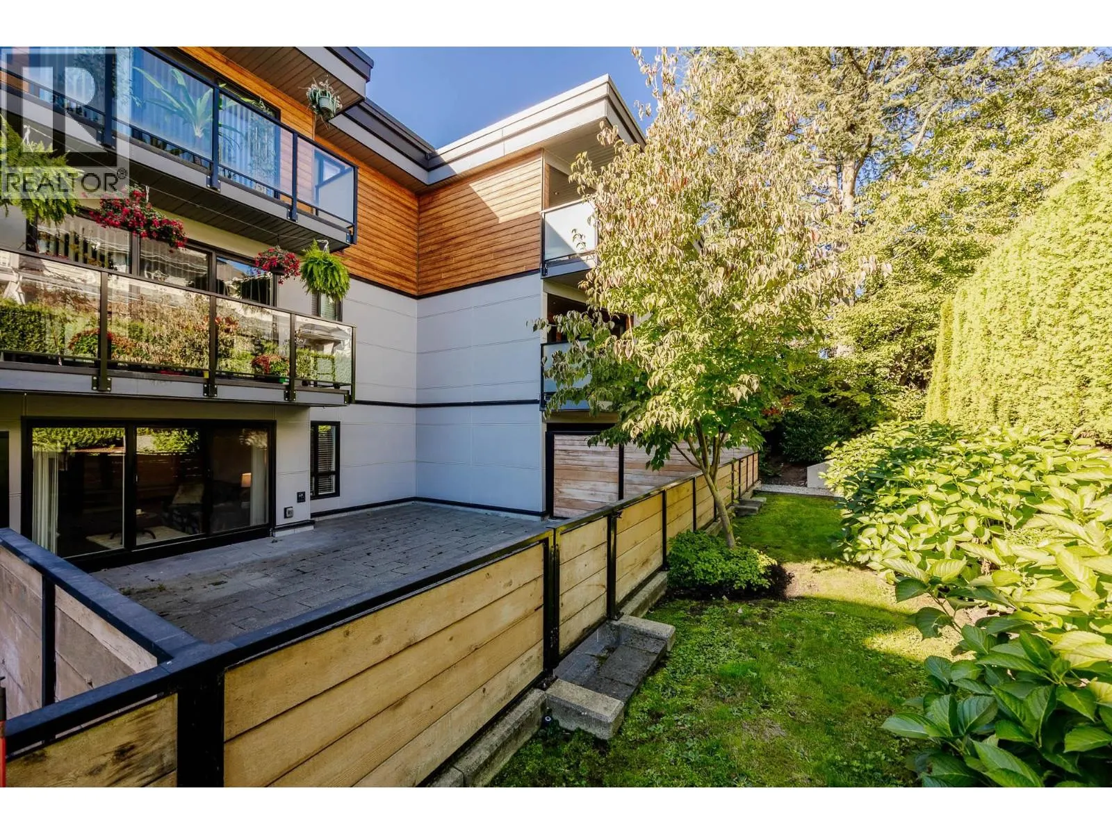 #213 215 MOWAT STREET